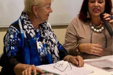 La escritora Loly Perez presenta en Telde su tercer libro 'Pliegues del alma' (Foto TA)